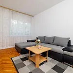 Johann I Apartamento
