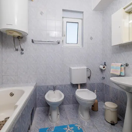 Johann I Apartment *