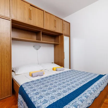 Johann I Apartment *